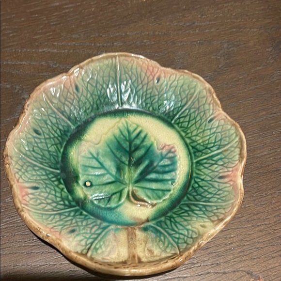 Majolica Other - Antique Majolicaca leaf plate, 7”